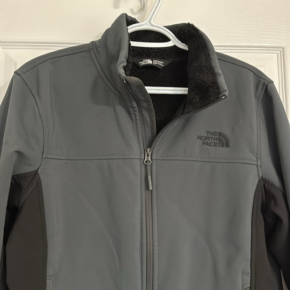 North face men’s grey/black winter jacket size S - Picture 2 of 5